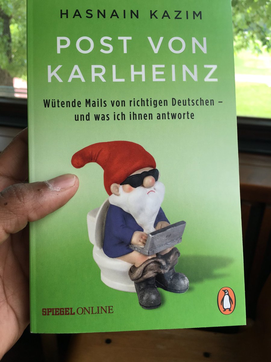 Hurra, Karlheinz ist da! Heute um 9.37 Uhr zu uns gestoßen, 18,5 Zentimeter, 700 Gramm! Wir sind erschöpft, aber glücklich! Es freuen sich auch die Geschwister „Grünkohl und Curry“, „Plötzlich Pakistan“ und „Krisenstaat Türkei“!

(Und ab 25. April auch überall im Buchhandel.)