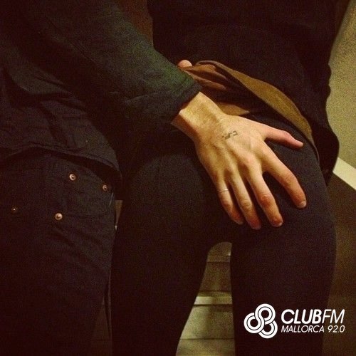 Si el Lunes te da la espalda, tócale el culo. Feliz semana Clubbers!