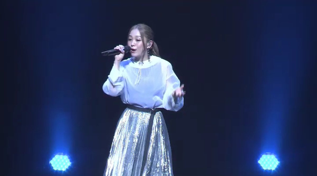 めろむん 西野家 カナやんと菅田くんが関西弁で話してて親近感わいた 太鳳ちゃんが負けじと関西弁使ってたのも可愛かった 西野カナ となりの怪物くん アイラブユー Lineライブ Kanayanofficial