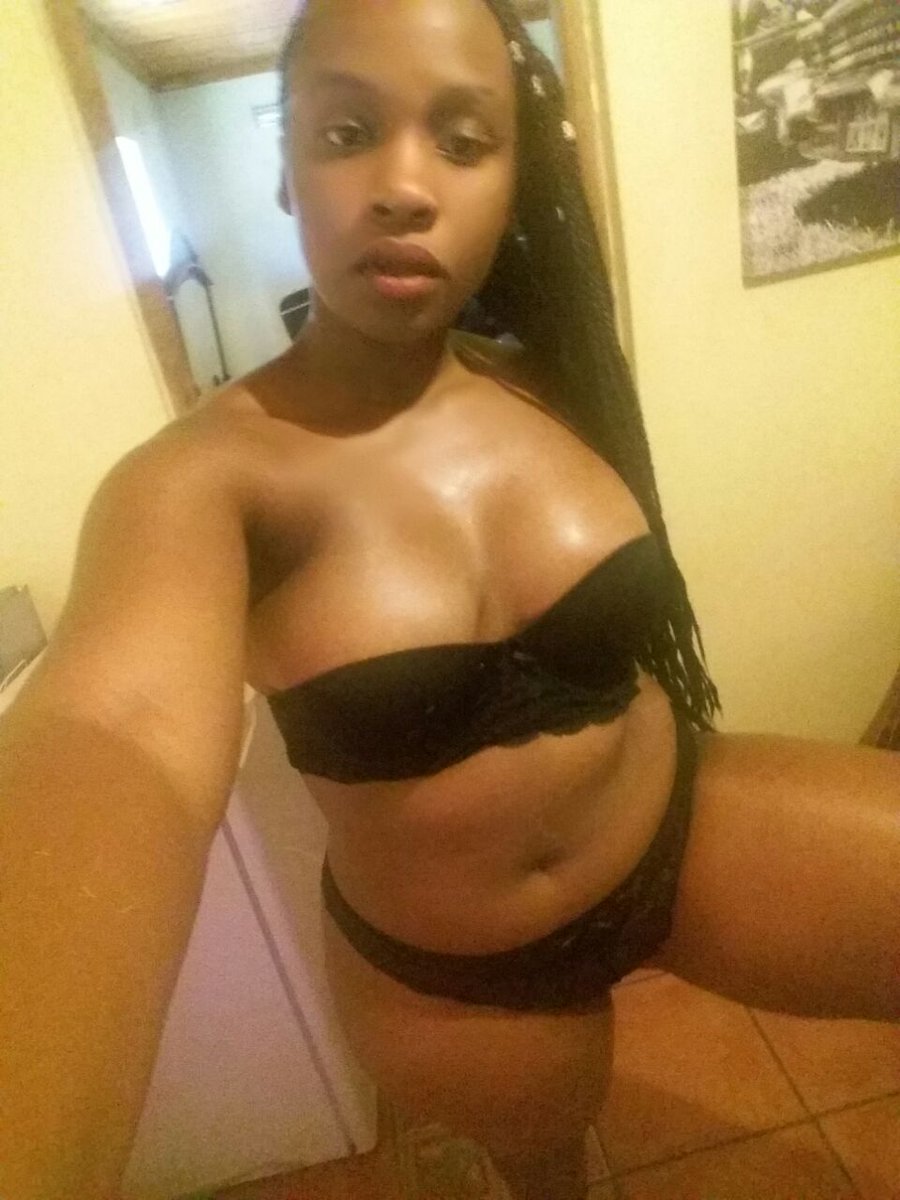 sweetgait's tweet photo. Hot Bby https://t.co/RPWtWIkAxP
