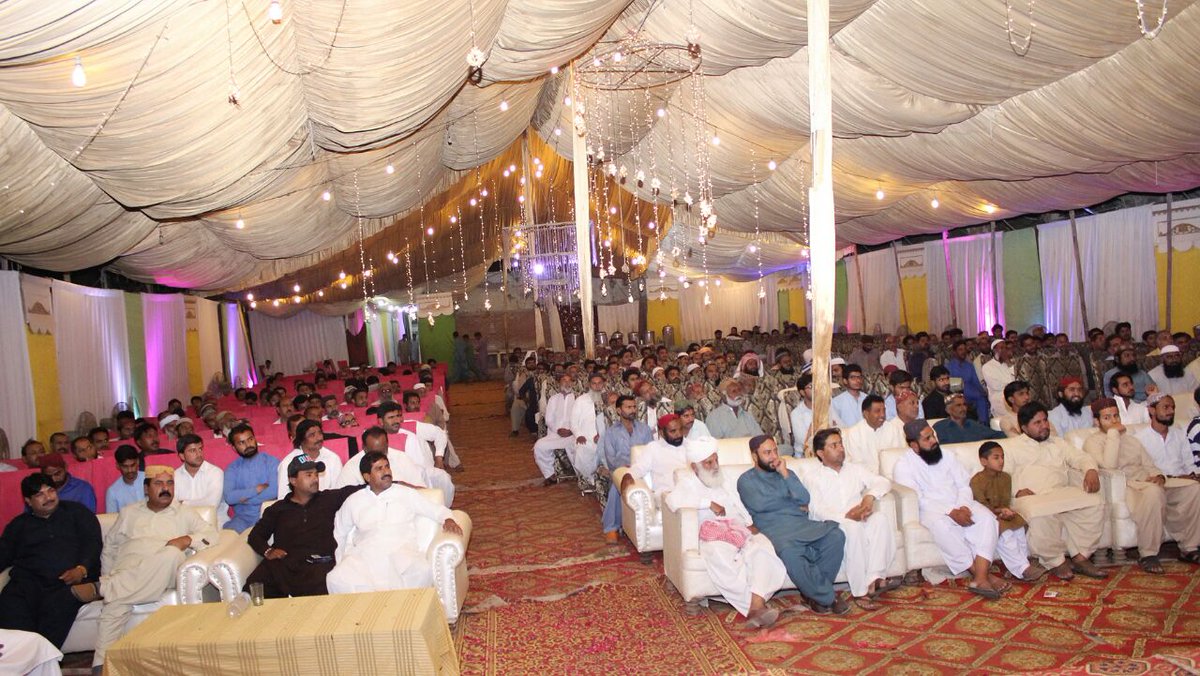 DaharShakoor's tweet photo. راشد خالد محمود سومر NA200 کی قومی اسمبلی کی امیدوار نی اپنی خطاب مین کھا کے, کوئی بی قوم تعلیم کے بغیر ترقی نھین کر سکتے حکمران جماعت سندھ نی تعلیم کو تبھا کرنی مین کوئی قصر نھین چوڑی
#AchiTaleemDoVoteLo
#AbAchiTaleemDoGeToVoteLoGe https://t.co/YSaXInkPg8