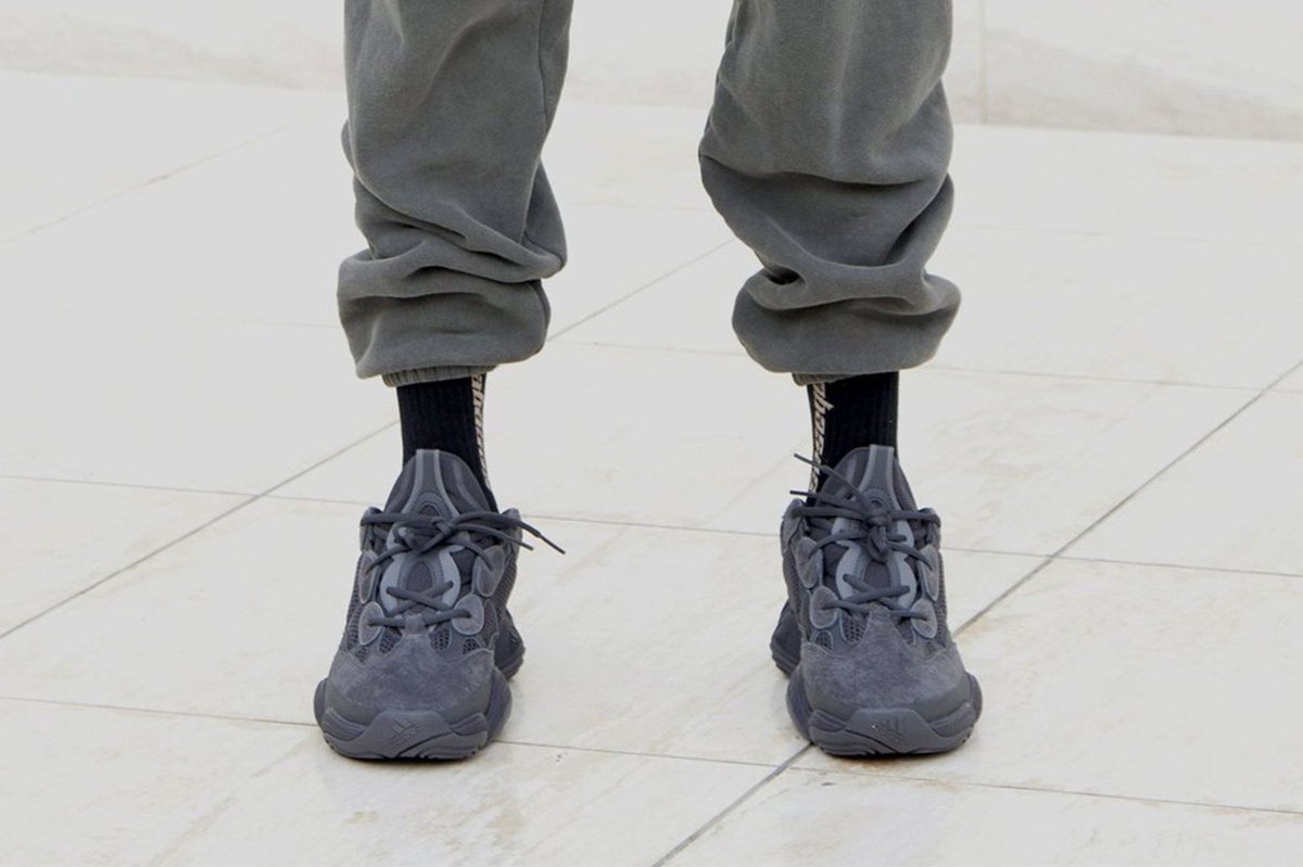 sneaker_wars's tweet photo. 【近日発売予定】 アディダス オリジナルス イージー 500 ユーティリティ ブラック(F36640)
⇒https://t.co/pzsJnKTI4w
シックなワントーンでまとめた新色がスタンバイ！
#sneakerwars #スニーカー #adidasoriginals #yeezy https://t.co/V85ErUq3oG