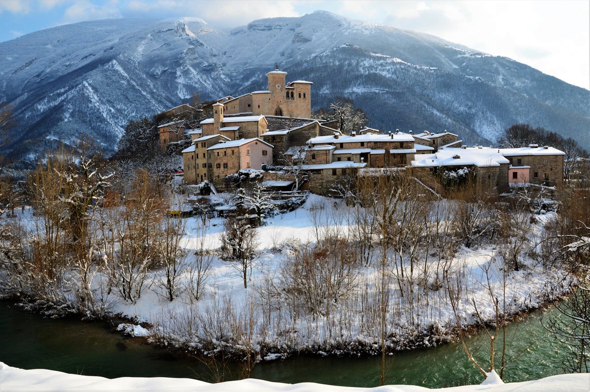 GLucaDormicchi's tweet photo. Il #Borghetto di Piobbico #Italy #Tourism #Marche #naturephoto https://t.co/4pDdaANRrT