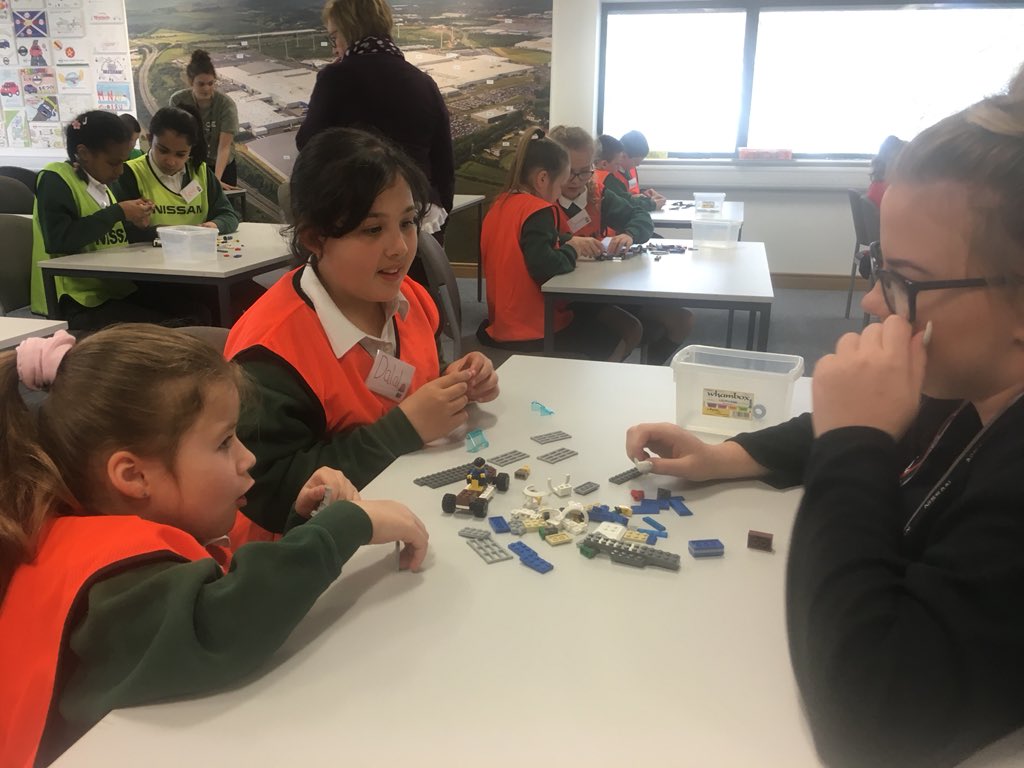 Kingston_Pk_sch's tweet image. Year 5 Yellow class are really enjoying their Lego engineering challenge @NissanUK #monozukari #japaneseengineering