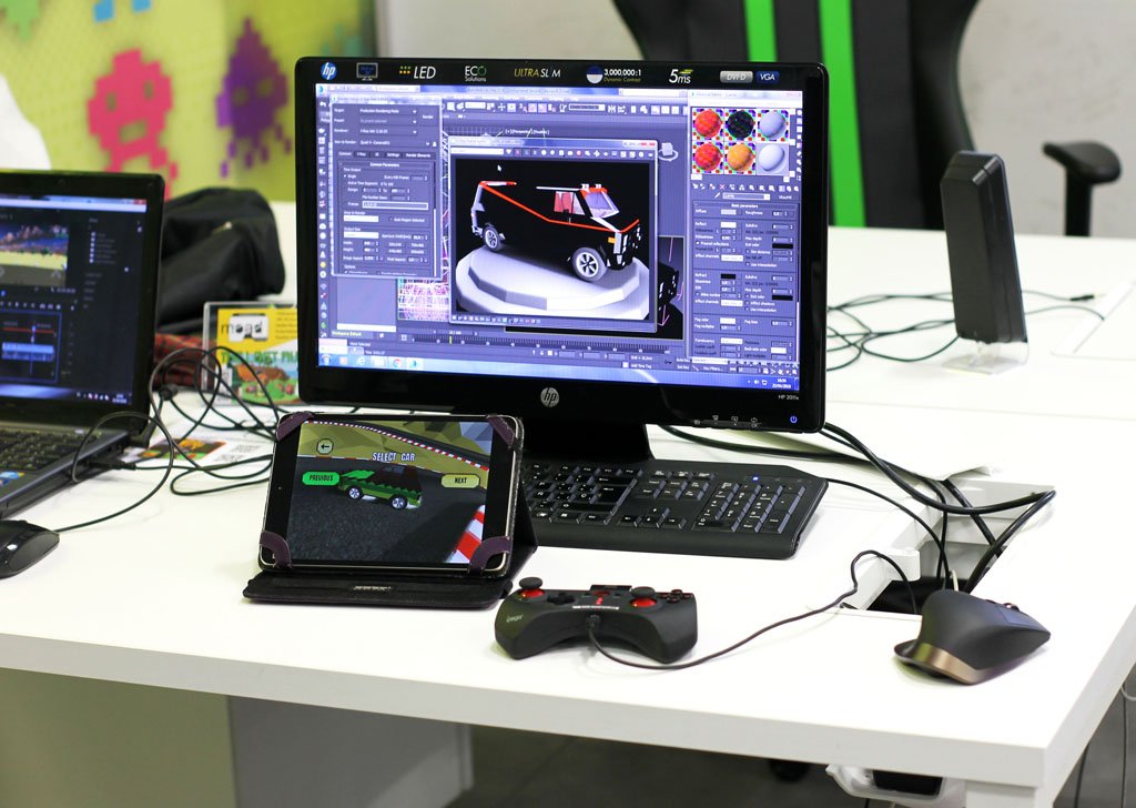 MoadStudio's tweet photo. Working in Moad Racing!! #gamedev #indiegames #indiedevhour #racing #MobileGame #moadracing #moadstudio https://t.co/z4y6Uw6ete