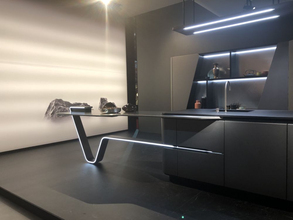 homeditcom's tweet photo. EuroCucina 2018 Shows New Trends For Modern And Luxury Kitchens  https://t.co/JAmxXpCa6y  @iSaloniofficial @scavolini @SnaideroCucine @dolcegabbana @AvantGardeGC #Eurocucina #SaloneDelMobile https://t.co/uVPSGHQ0rp
