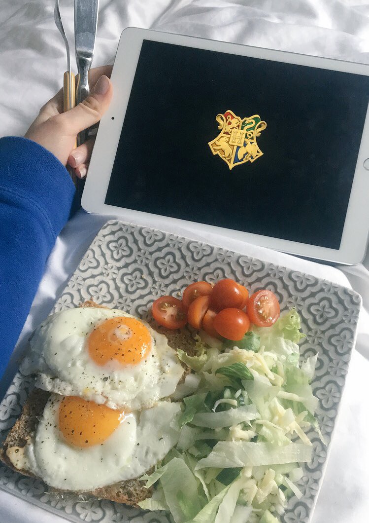 Å dra rett til mamma etter #LMNSO er den beste avgjørelsen jeg har gjort. Frokost på senga, Harry Potter spill på iPad og fri denne morgenen❄️❤️ #postlmnso done right
