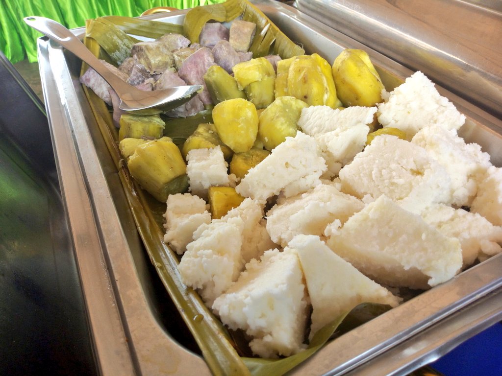 LegendsKla's tweet photo. Lunch has been served...
#LegendsBuffet #LegendsFood 🤤🤤🤤
You can come have lunch at Legends or order online on either @JumiaFoodUG or @SimbaFood https://t.co/DbuHjCGMLF