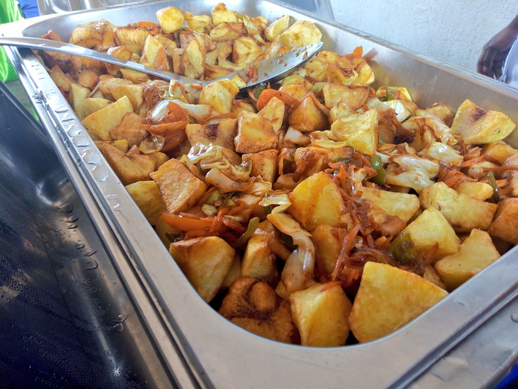 LegendsKla's tweet photo. Lunch has been served...
#LegendsBuffet #LegendsFood 🤤🤤🤤
You can come have lunch at Legends or order online on either @JumiaFoodUG or @SimbaFood https://t.co/DbuHjCGMLF