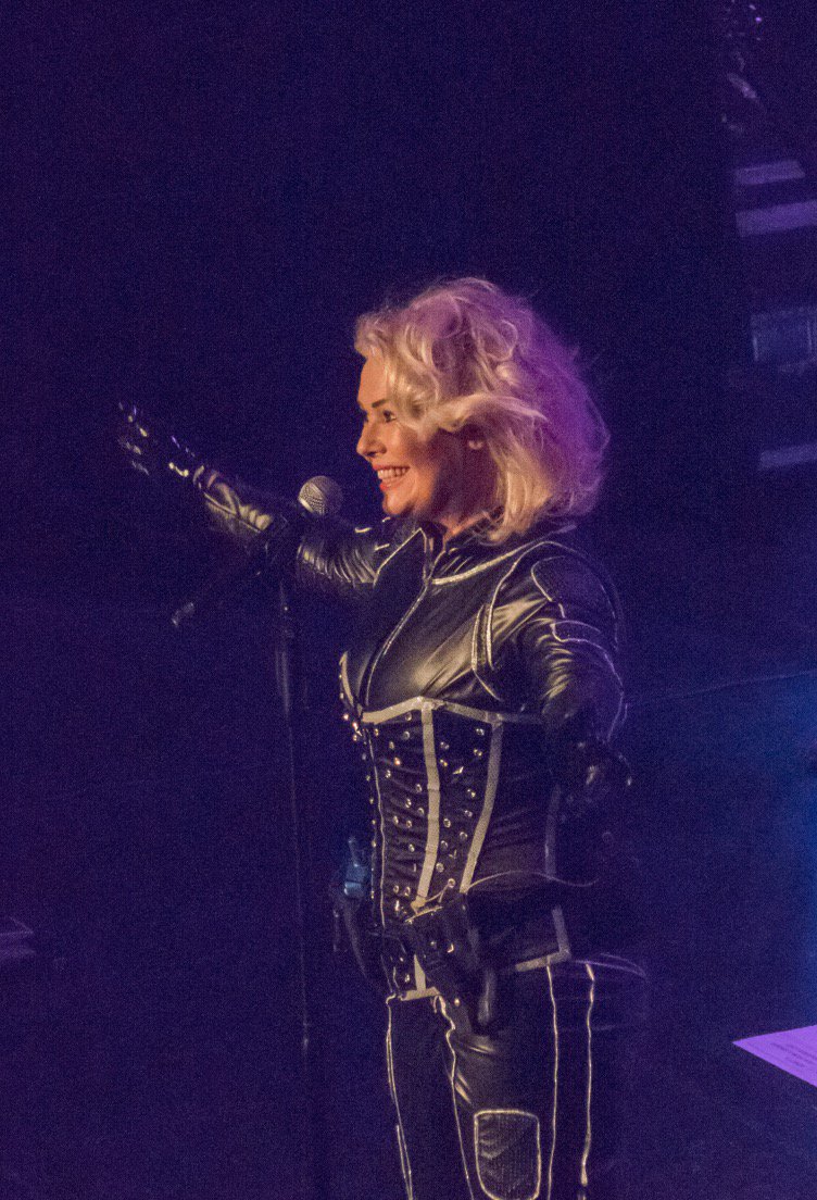 image_i_nation's tweet photo. The gorgeous @kimwilde @Wildericky @scarlettwilde totally rocked @VicTheatre last Thursday and made y 50th Birthday weekend sooooo good!!!! Full highlights on blog asap #kimwilde #herecomethealiens #stereoshot #kidsinamerica https://t.co/oEzJSpuP4W