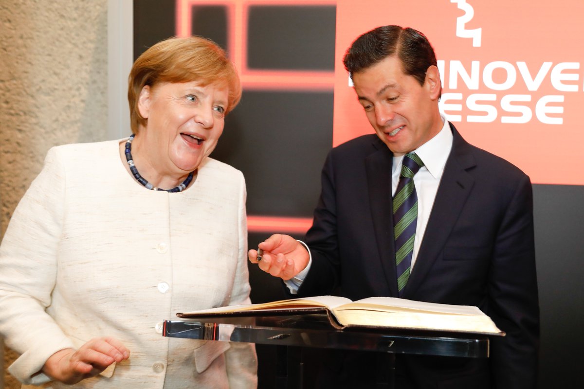 hannover_messe's tweet photo. "We've seen that Germany can really deliver in terms of robotics, data processing, and all other areas of #Industrie40!" #Merkel says goodbye to #HM18. @EPN https://t.co/IAToG3THds