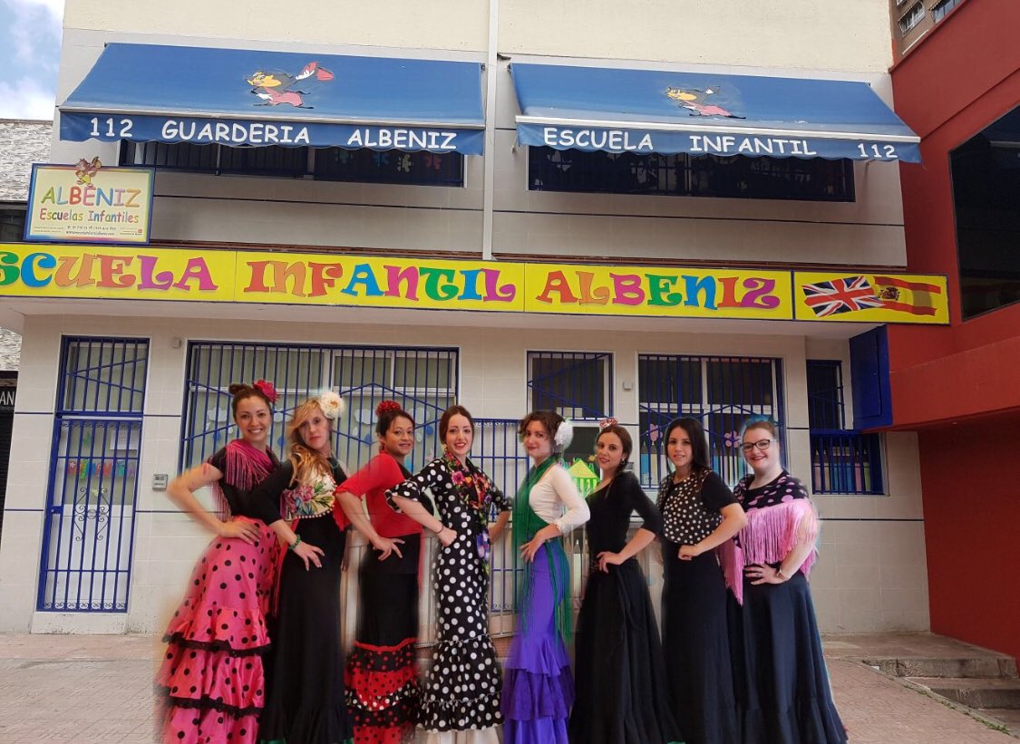 AlbenizAluche's tweet photo. El viernes celebramos la #FeriadeAbril18 con nuestros alumn@s de 0-3. Toda una experiencia! 

#FeriaSevilla18 #Aluche #FeriaDeAbril 
#Fiesta #FeriaDeSevilla #Sevillanas https://t.co/gOyVTiCjO1