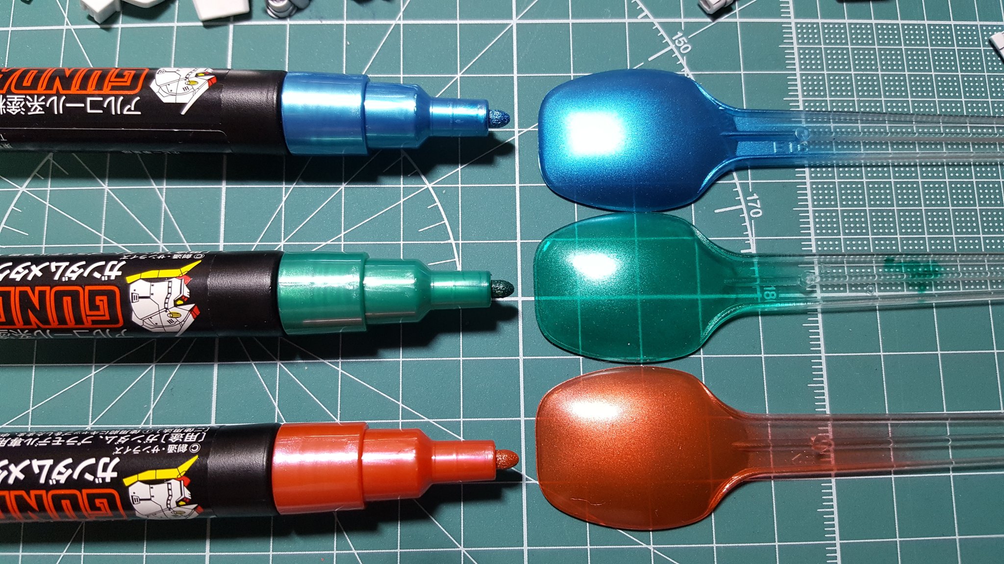 焦燥中ヒロ ガンダムマーカーエアブラシシステムについてあれこれ調べてたら メタリックカラーにエアブラシシステム用 の芯を使うとその色のクリアが出る っていう情報があったので試してみた 赤青がメタリック寄りのクリア 緑が普通にクリアになり 焦燥中ヒロ ガンダムマーカーエアブラシシステムについてあれこれ調べてたら メタリックカラーにエアブラシシステム用 の芯を使うとその色のクリアが出る っていう情報があったので試してみた 赤青がメタリック寄りのクリア 緑が普通にクリアになり