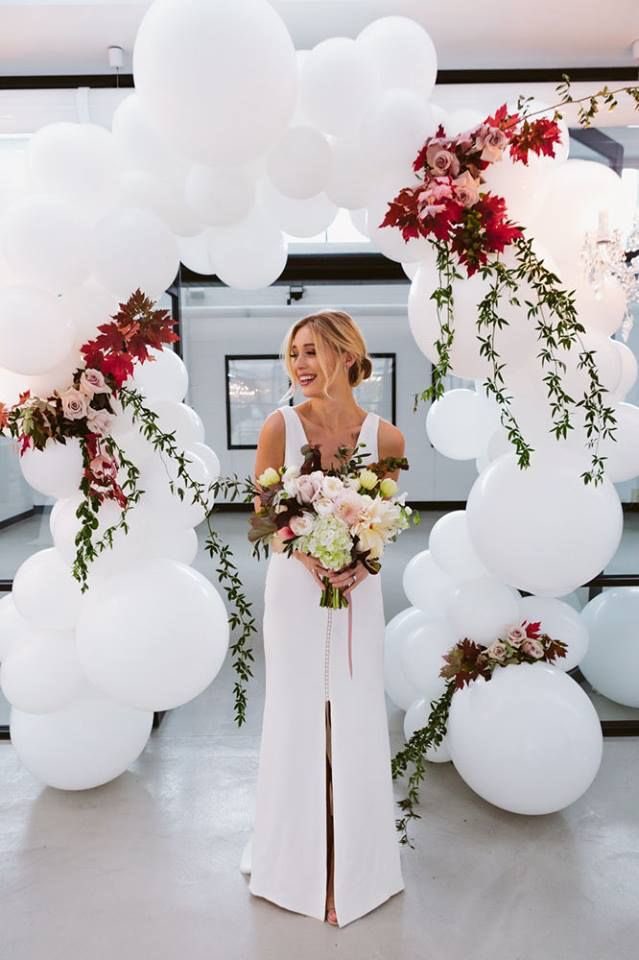 CheersEventsLDN's tweet photo. Another simple yet effective use of balloons.... gorgeous and clean! #cheerseventslondon #weddingplanning https://t.co/ZRrThpuDgd
