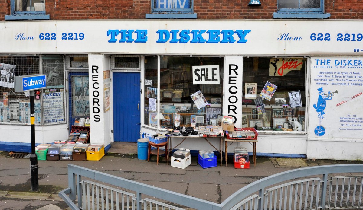 LizFieldsMusic's tweet photo. Excited for my very first meet &amp; greet event taking place on Saturday 12th May at 1-2pm! I'll also be doing CD signings and a Q&amp;A too! @thediskery #ElizabethFields #singer #songwriter #meetandgreet #May2018 https://t.co/nNV205HmgI