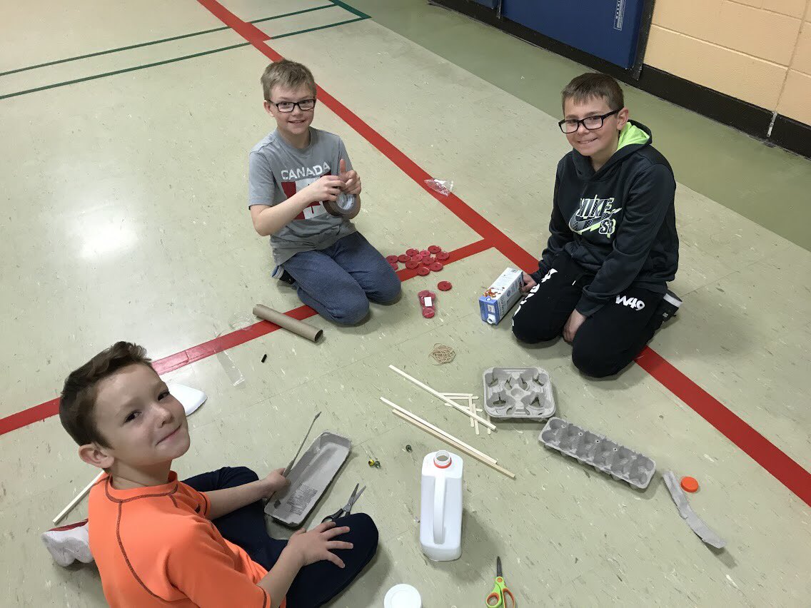 MissKateScott's tweet image. More pics from our celebration of #WCIW2018 @gohuskies57 b/c who doesn’t live a photo op?! #DesignThinking #DesignTeaching #InnovationInEducation #CreativeThinking #EdTech #HDSBInnovates