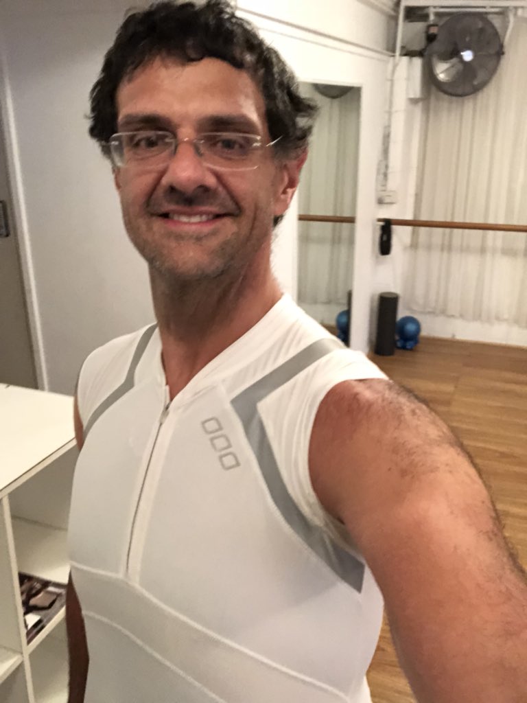 RudiLandmann's tweet photo. Day 5 of the SoBā Dare: what’s better than a day that starts with barre class? A day that starts and ends with barre class! #barre #barrebne #straightouttabarreclass #wearesoba #createyourstate #sobadare https://t.co/TuvqeJUjt4