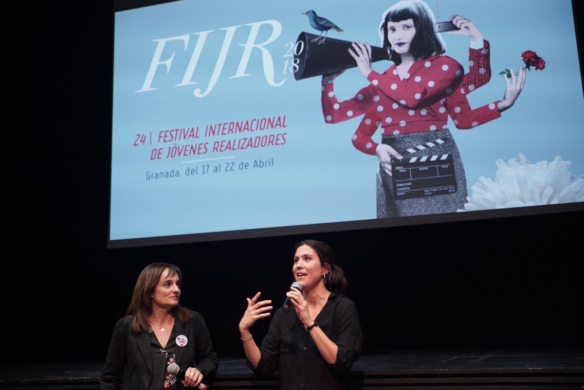 GranadaFilmFest's tweet photo. La clausura del #24FIJR en imágenes. Alessia Desogus fue la maestra de ceremonias de un acto en el que se entregaron los Premios #Aguaespejo #SinFin y en el que se se proyectó @loquediran, con la presencia de su directora @nila_nu.

📸Fotos: Inés Duro

https://t.co/w4rTs8M3Cm https://t.co/xXVtMAc82M