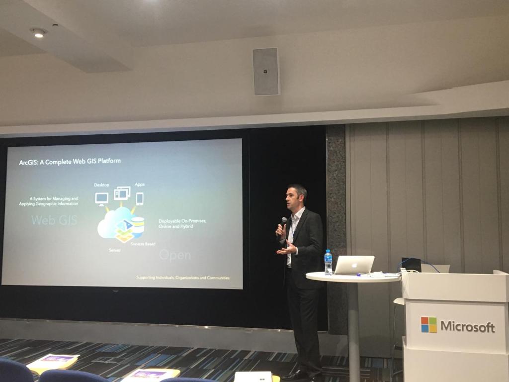 microsoftgulf's tweet photo. Richard Budden, Business Development Manager at @EsriWAMEA, tells us how Web #GIS Enables Community Engagement. 
#MicrosoftSmartCities #DigitalTransformation
@rjbudden https://t.co/MwjMXaFuzk