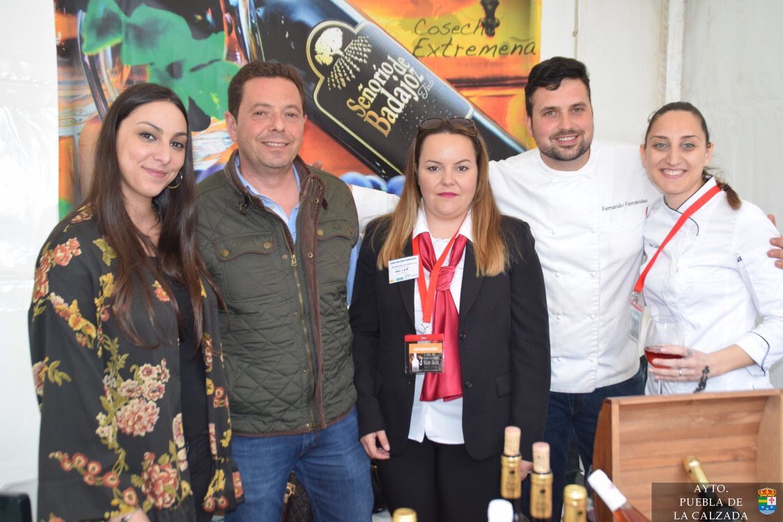 SrdeBadajoz's tweet photo. Hemos ganado! 👏🍷Premio al mejor vino Tinto Joven a nuestro #Merlot en el III Encuentro Enogastronómico Vegas Bajas, en Puebla de la Calzada https://t.co/kzQXLtY632
