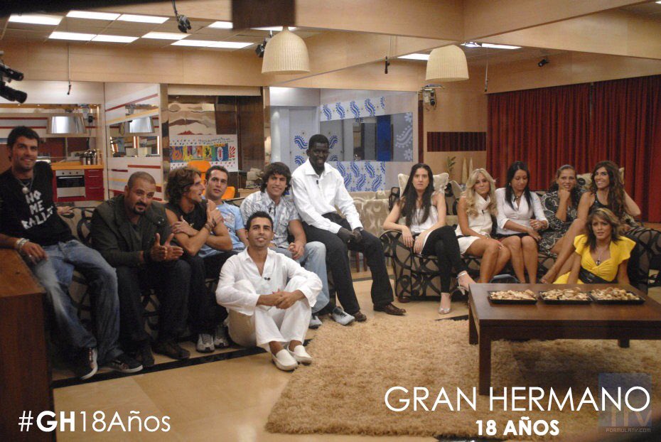 tui_oficial's tweet photo. Gran Hermano 9 | Una edición para el recuerdo, las gemelas de GH @ConchiGH9 @Pamelagh9, la gran @AmorRomeiraGh, @pierorighetto con su “eso me encanta” y la primera ganadora como concursante reserva @JuditGH9 
#GH18Años https://t.co/gCNPYToKsM