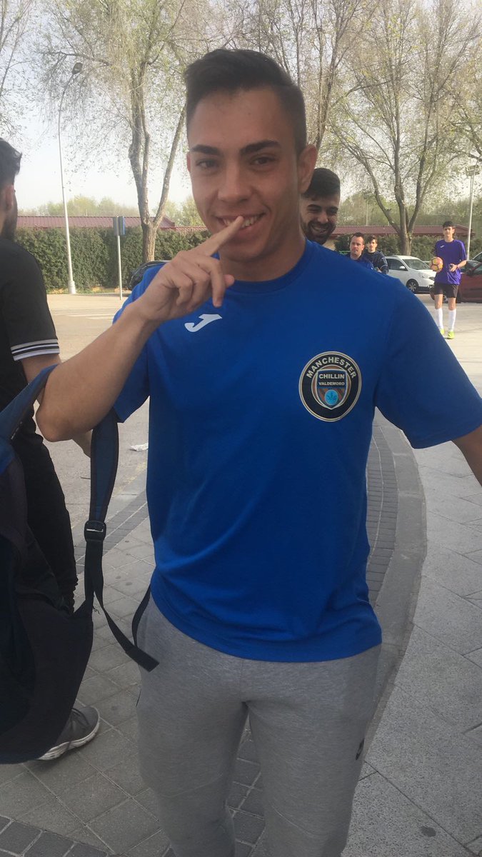 Man_Chillin's tweet image. Champi ESTALLA: "Han DESPRECIADO toda la liga a este EQUIPO, pero hemos demostrado lo que VALEMOS. El año que viene daremos GUERRA". La celebración del CAMPEÓN y las declaraciones de IMPLICADOS esta noche a las 00:03 en el CHILLINGUITO, ¡VENTE!