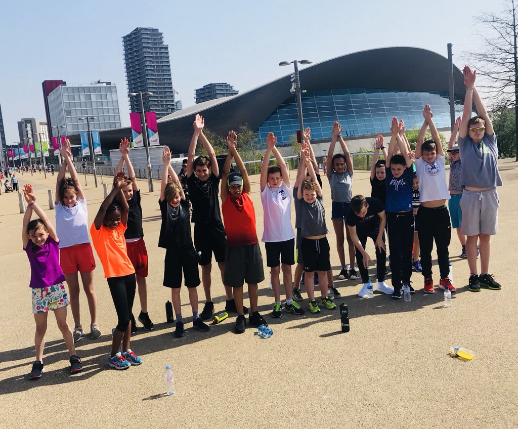 Action packed day 🏃‍♀️🏃‍♂️🏊🏻‍♀️🏊‍♂️👏👏🤸‍♂️🤸‍♀️50m Skills Clinic <a href="/AquaticsCentre/">London Aquatics Centre</a>  <a href="/annamaine/">anna charmane zoleta</a> @sinclairedward #maximumperformances #swimcamps #inpirational #olympian 🏊🏻‍♀️🏊‍♂️👏👏