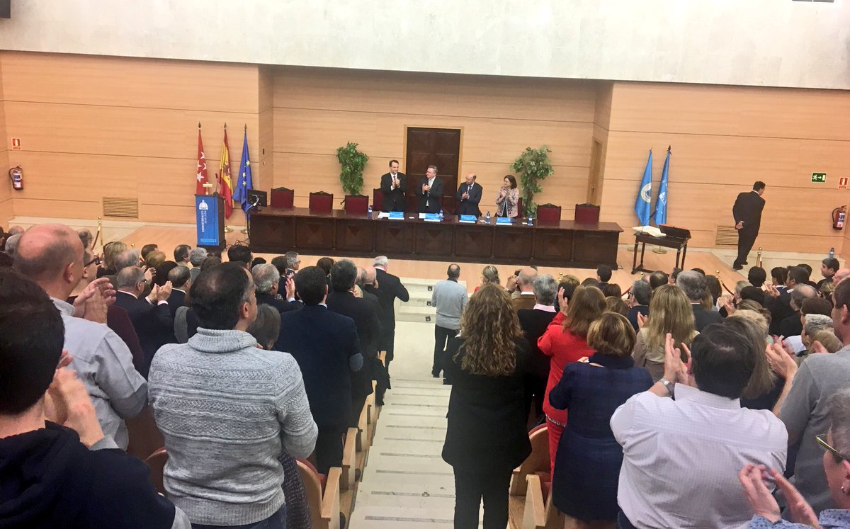 Óscar García toma posesión del cargo de director de <a href="/industrialesupm/">Escuela Industriales</a>. Asimismo cesa Emilio Mínguez como director de la Escuela. Enhorabuena al nuevo director y gracias al director saliente por su labor al frente de la ETSI de Industriales #somosUPM