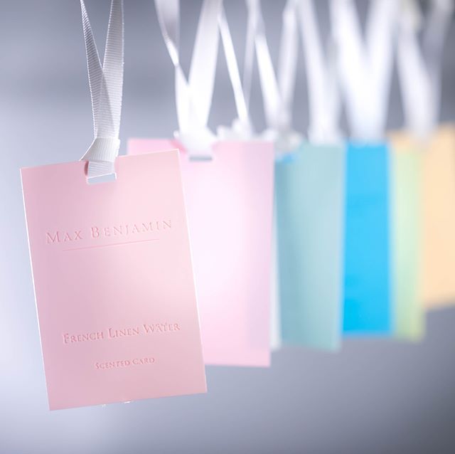 bytovevune's tweet image. Vezměte si na cesty svou oblíbenou vůni! Vonné karty (145,-) jsou perfektní do cestovního zavazadla nebo auta
.
.
.
.
.
.
.
#svetbytovychvuni #maxbenjamin #vydrzimesic #zapomentenachemickevune #kdyznekomuchcetepodekovat #milydarek #mameradivune