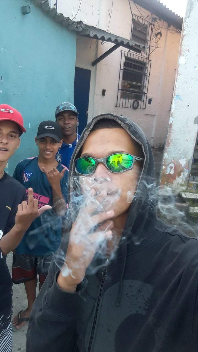JuregEscobar's tweet photo. Bom dia 💲🍁💸💰🔫 https://t.co/W2a4L8rvd3