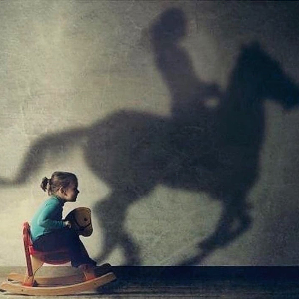 hellovictorious's tweet photo. Monday motivation ..How others see you is not important..it’s how you see yourself ✌🏼#workharddreambig #equestrianjewellery #equestrianstyle #equestrianlife #equestrianjewelry #handmadejewellery #inspirationalquote #countrysidestyle https://t.co/IzWhMOEn1s