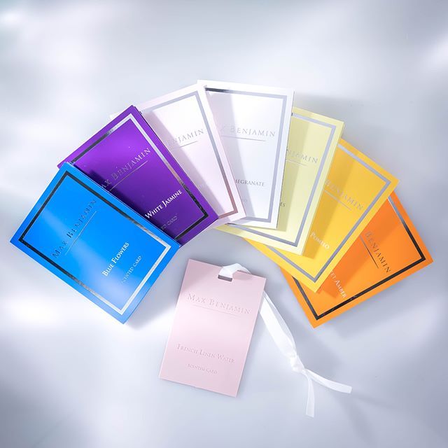 bytovevune's tweet image. Vonné karty jsou milý dáreček co udělá radost nadlouho (145,-)
.
.
.
.
.
.
#svetbytovychvuni #maxbenjamin #darekkterypotesi #dnesnekomuudelamradost #promuzevemtedodici #vunedoautabezchemie #skrinprovoninamesic #vydrzidlouho #kvalitniparfem #huranacesty