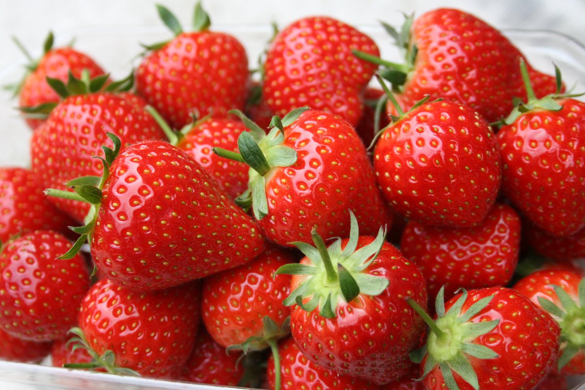 Our first English strawberries, grown in the Vale of Evesham.  Now available at Hillers Farm Shop.
#tastethedifference