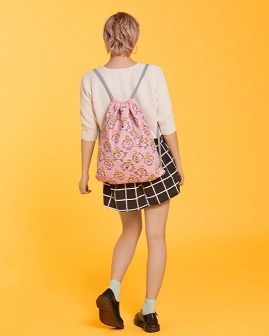 MiPacOfficial's tweet photo. M.O.N.D.A.Y F.U.N.D.A.Y. Cheer up any outfit with our @mipacofficial x @mrmenofficial Little Miss Princess Kit Bag. You’re welcome! 🎒😍👑#mrmenxmipac #littlemissprincess #backpacks #mipac #pink https://t.co/hBQCZ8HpwV https://t.co/UV7Oggv83q