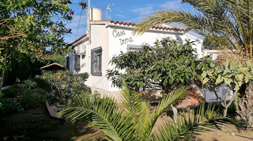 spinrest's tweet photo. 2 bedrooms 1 bathroom centrally and attractively located detached house for sale in Albir, Alicante at € 349,000 https://t.co/ao7jUCXdum #villaforsale #Albir #Alicante https://t.co/xpGd82xhfE