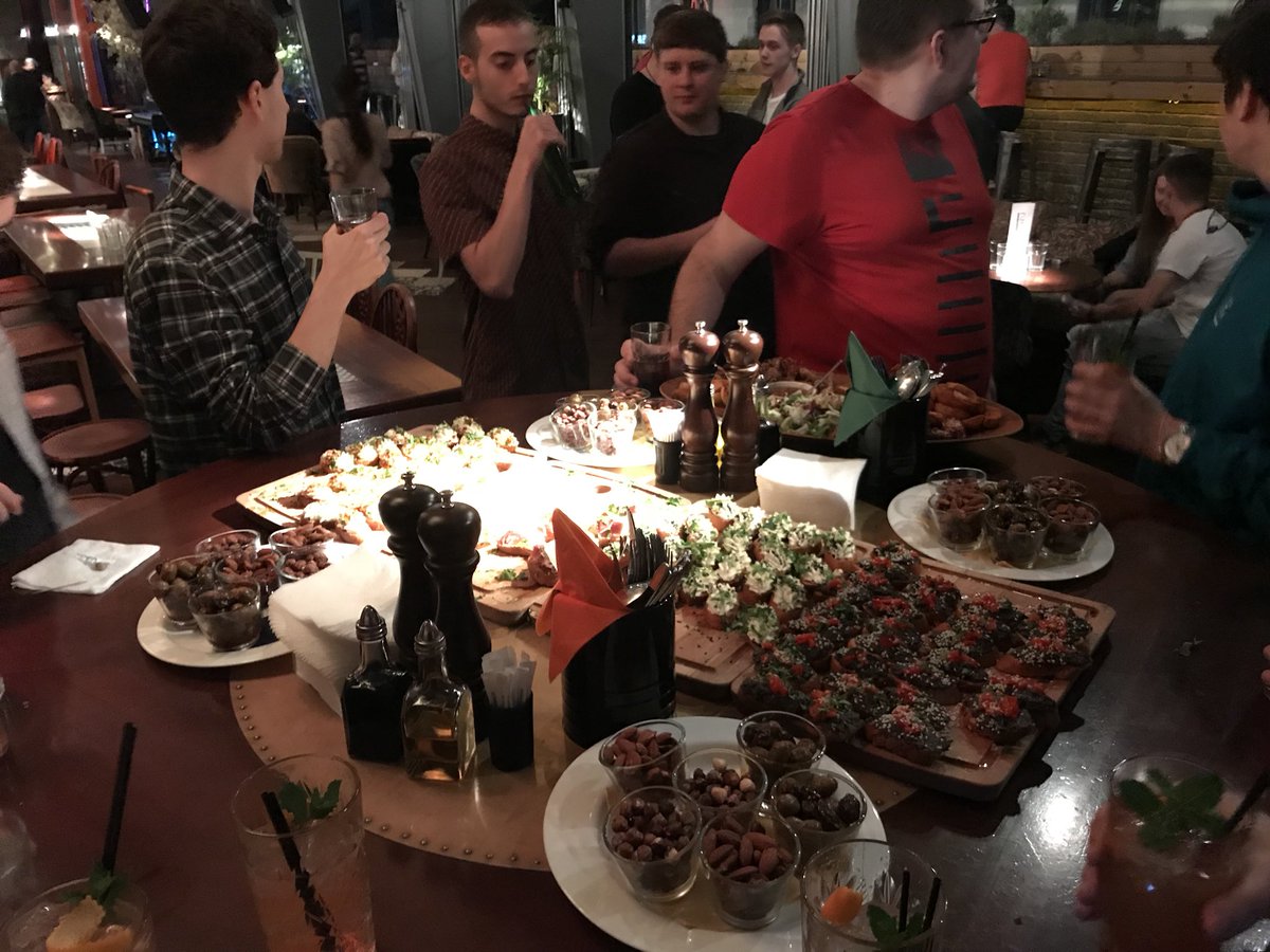 Awesome event <a href="/GlobalLoot/">GLL</a> s1 #finals, very good organisation and production! Result for us could have been better. Still a little hung over from the after party waiting for my flight. Had a blast playing and meeting everybody!