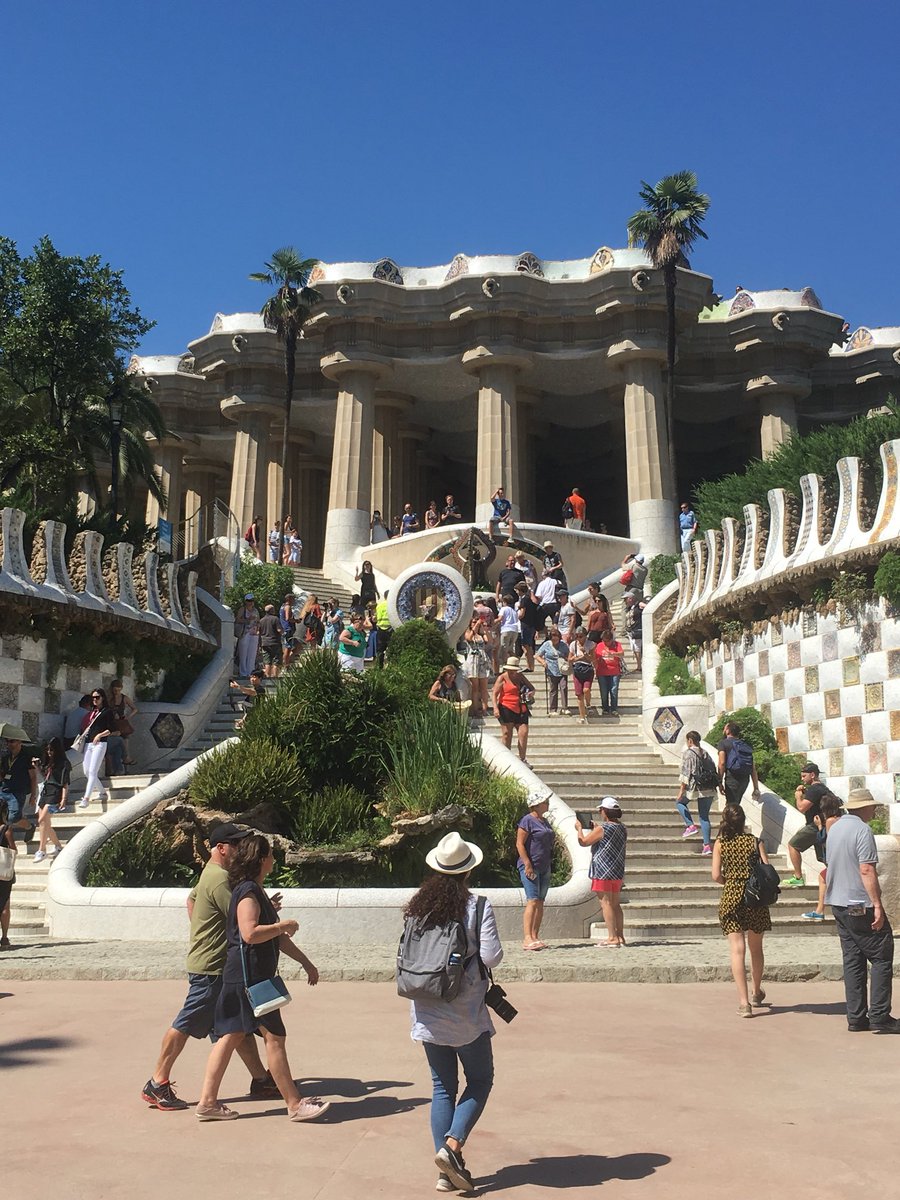 SarahJaneHayler's tweet photo. Barcelona and the people are amazing.#lifesanadventure https://t.co/5paYIJgqy8