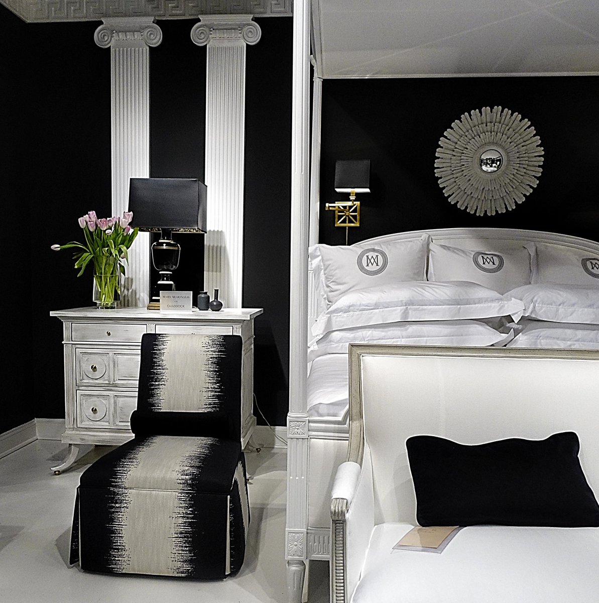 Hello, Monday. What a way to start the day. Reminiscing on the Mary McDonald #bedroom at the just-completed Design On High Point Market. #owhatashow
.
.
.highpointmarket HPMKT #highpoint #blackandwhite #masterbedroom #canopybed #hpmkt