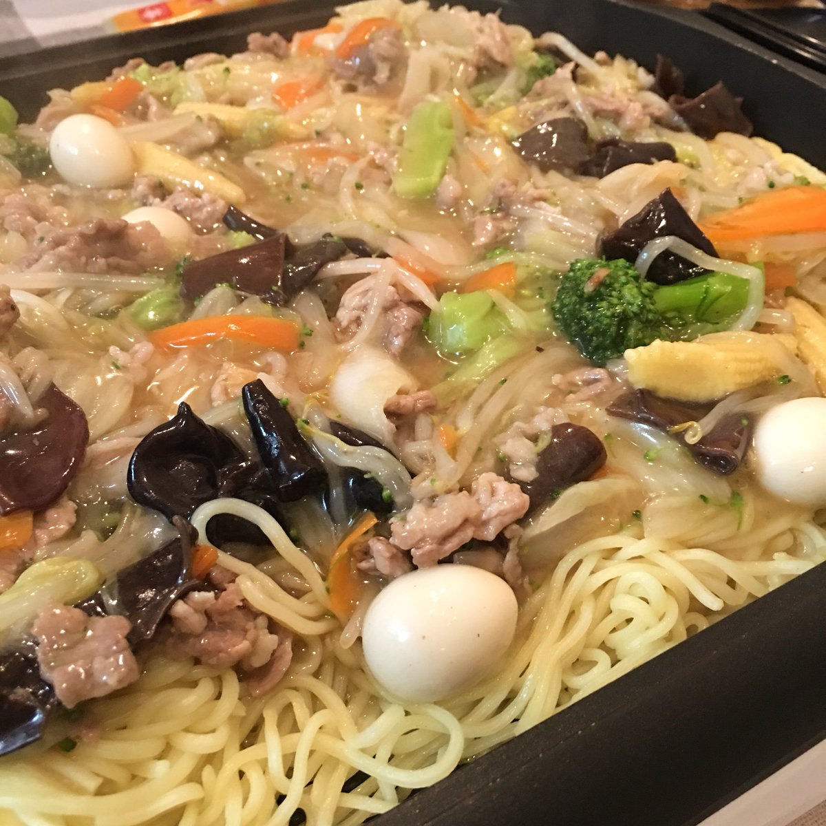 Yuna Twitterissa 18 4 23 よるごはん あんかけ焼きそば 我が家のあんかけ焼きそばはホットプレートで麺を焼き 熱々のあんをジュワー っと よるごはん 夜ご飯 献立 おうちごはん 家ごはん 夜ごはん あんかけ焼きそば T Co N9cntrcnpn