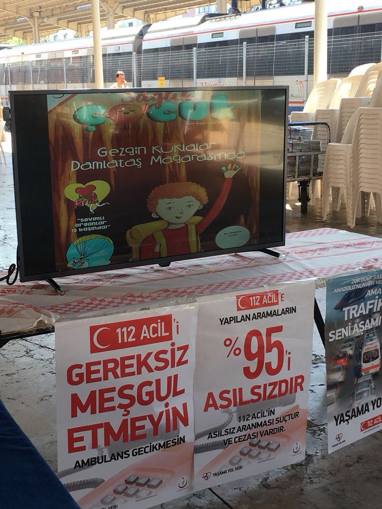 23 Nisan çocuk şenliği etkinliği kapsamında Sirkeci tren garında Sağlık bakanlığı standında Beşiktaş İlçe Sağlık Müdürlüğü personelimiz görevlerinin başındalar.