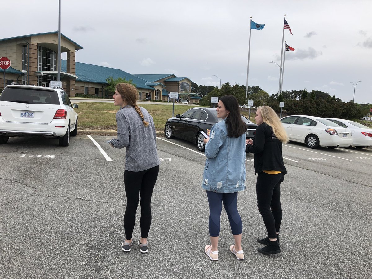 KHCollinsMath's tweet image. Biodiversity of the cars in our parking lots in Earp’s 4th block AP Environmental Science class. @MsEarpWJHS @WjhsNc #sciencesimulation