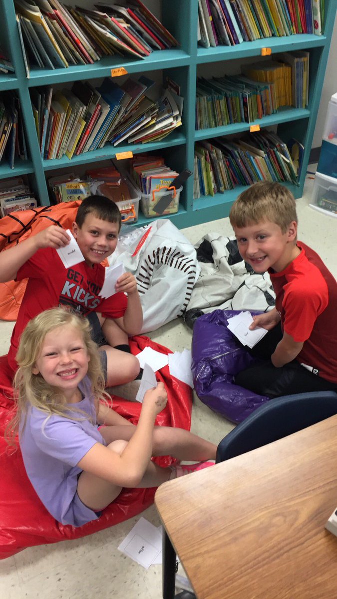 sadieafjohnson's tweet photo. High frequency word go-fish! #austinblueroos https://t.co/DdOWTtR562