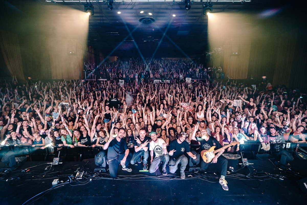 GanjaWhiteNight's tweet photo. The memory of this weekend won't fade... Surrounded by family, love and positive vibes made this so special!! #GWN&amp;Buds https://t.co/LjKqquAow4