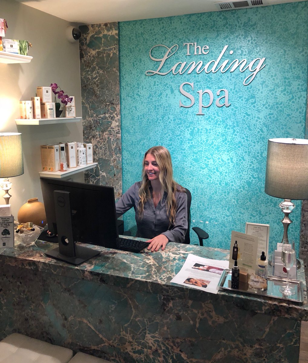 LandingResort's tweet photo. Last chance to book one of The Spa at The Landing’s April specials and save 25% on all Epicuren products. Call 530-600-3509 to book your appointment. Promotions valid through April 30, 2018. Take a peek at the fabulous specials here →https://t.co/VS8BdbpXy8 https://t.co/pRc8Y9Aff3