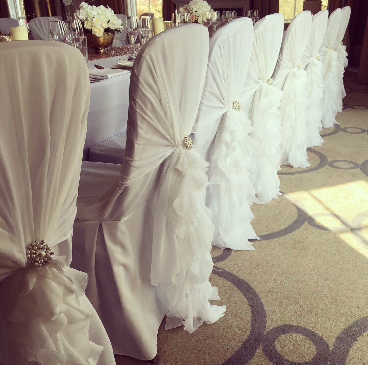 ambienceHGT's tweet photo. Statement centrepieces, chiffon ruffles, sparkly table linen and plenty of #candlelight all together made for a touch of glamour for Saturday’s #wedding! Congratulations to our couple 💕 @RuddingPark @WeddingsatRP https://t.co/swaY1iW2ht