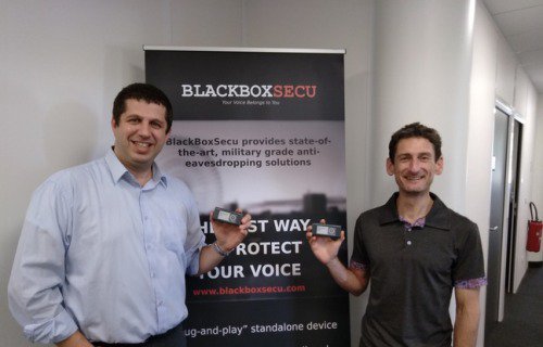 villageCASophia's tweet photo. 👀Des boîtiers cryptés pour lutter contre l'espionnage industriel, "encore mieux que dans les films" Kris Barcewicz #BlackBoxSecu, première promo @villageCASophia 👉https://t.co/UCd4CrMKZR https://t.co/08B7gwioAX