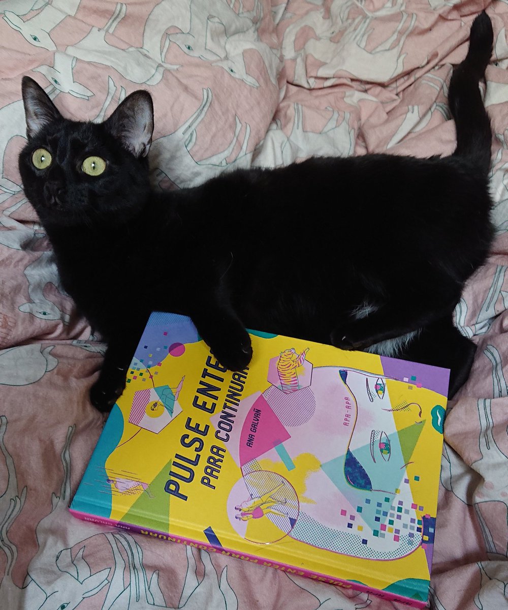 M__Clover's tweet photo. En Villa trebolete nos gustan estos cómics tan locos. #pulseenter #anagalvañ https://t.co/3jd6l9KI0I