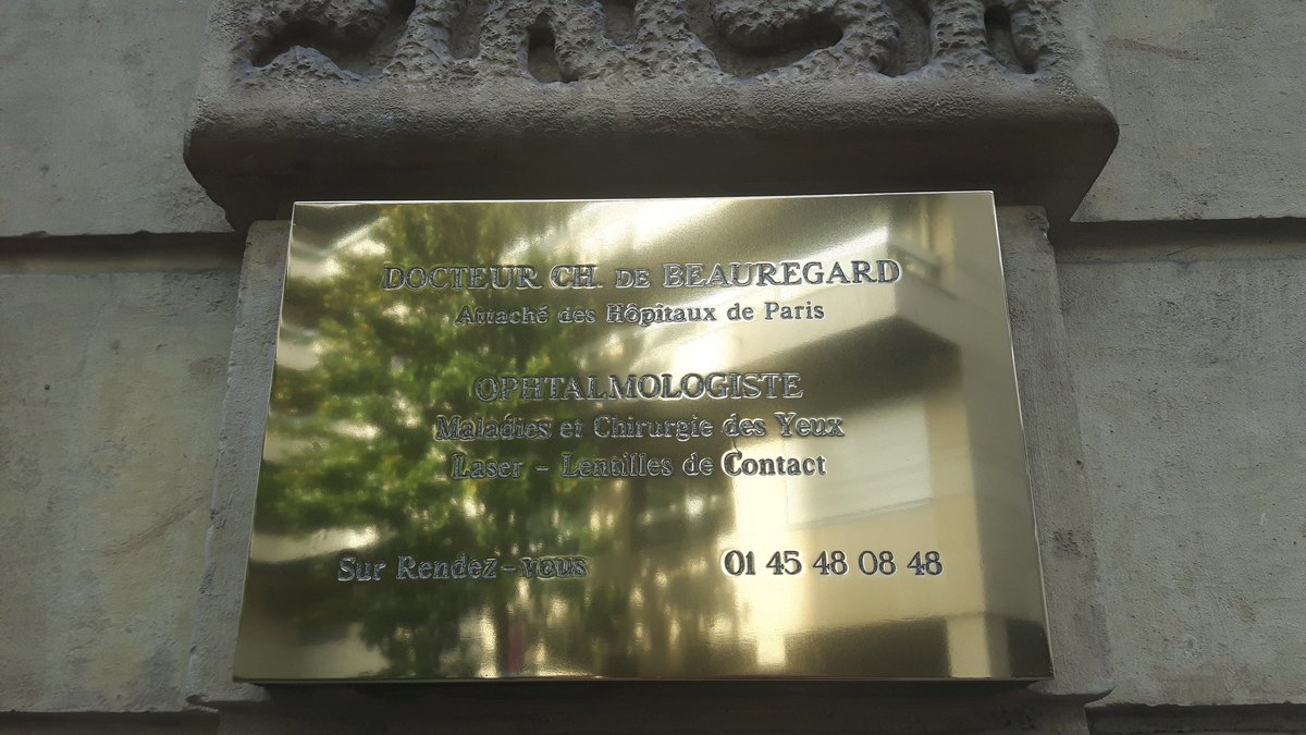 PipoCalme's tweet photo. Docteur Beauregard, ophtalmologiste. https://t.co/AvQJ0SO4Dl