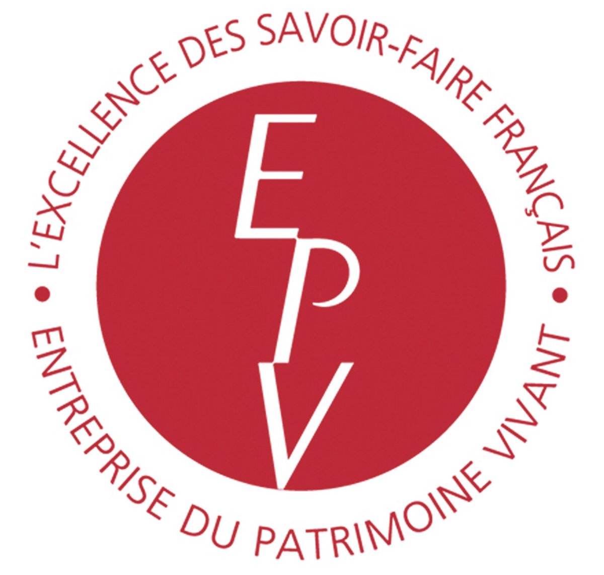 ClaudeTITINA's tweet photo. Très heureuse d’ajouter ma toute petite pierre à la #Promotion de notre #rhum #agricole #AOC de #Martinique cf #dépêche @afpfr du jour : « Le rhum et son industrie comme produit d’appel du tourisme » #industrie #spiritourisme #tourisme @KarineMOUSSEAU @labelepv #Neisson #Coderum https://t.co/XwDjWNqHKN