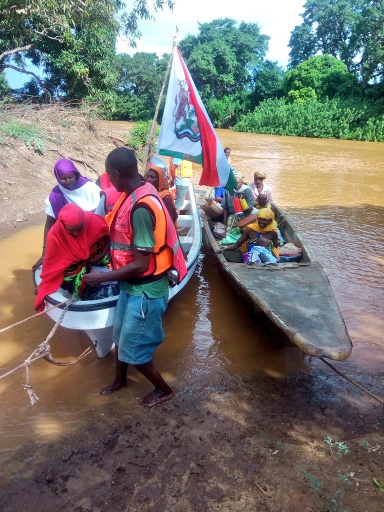 PICTURES Kenya Red Cross evacuates families marooned by floodwaters in